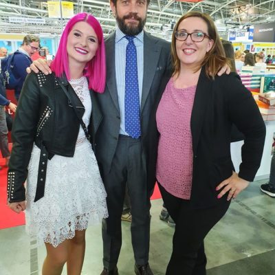 SalTO19 - Firmacopie Newton Compton - Io, Raffaello Avanzini e Anna Zarlenga.